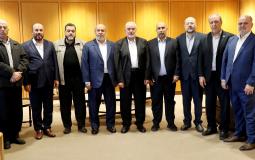 رئيس المكتب السياسي لحركة حماس إسماعيل هنية برفقة عدد من قيادات الحركة