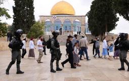 مستوطنون يقتحمون المسجد الأقصى بحماية قوات الاحتلال