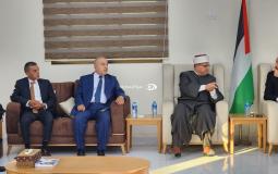 وزير الأوقاف الفلسطيني حاتم البكري في غزة