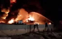 اندلاع حريق ضخم في مصنع للزيوت والمواد البترولية بالأردن