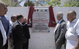 وزير الحكم المحلي يفتتح مشروع تطوير شارعين بغزة