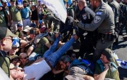 محتجون ضد إضعاف القضاء في القدس يغلقون مداخل الكنيست (Getty Images)