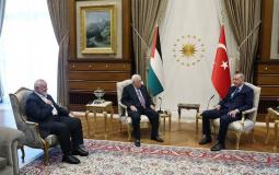 اردوغان يلتقي الرئيس عباس وهنيه في أنقرة