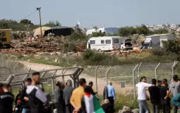 الجيش الإسرائيلي يخلي بؤرة استيطانية غير قانونية شرق رام الله