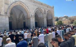 آلاف المصلين يؤدون صلاة الجمعة بالمسجد الأقصى