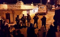 إصابات واعتقالات خلال مداهمة الاحتلال لمناطق متفرقة من الضفة الغرببية