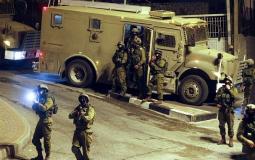اندلاع المواجهات في نابلس والاحتلال يشدد إجراءاته العسكرية