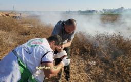 إصابة المصور الصحفي أشرف أبو عمرة برصاص الاحتلال شرق خان يونس