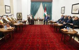 الرئيس الفلسطيني محمود عباس يستقبل وزير الخارجية البحريني