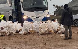 قناة أمريكية توثق سوء معاملة إسرائيل لمعتقلي غزة