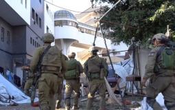 الجيش الإسرائيلي يقر باعتقال 300 فلسطيني من مجمع الشفاء
