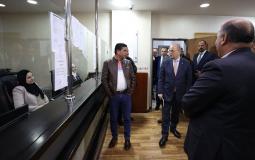 رئيس الوزراء يزور مقر وزارة العدل برام الله