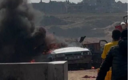 قصف سيارة على شاره الرشيد وسط قطاع غزة