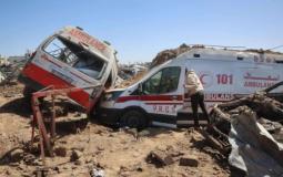 إسرائيل تدفن سيارات الإسعاف والهلال الاحمر في رفح