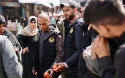 داخلية غزة تعلن توقيف 23 تاجرا وبائعا تلاعبوا بالأسعار