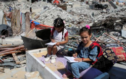 طلبة غزة وسط الدمار - تعبيرية