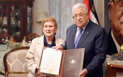 الرئيس عباس وسلوى الحوت