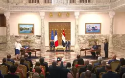 السيسي وماكرون خلال اللقاء