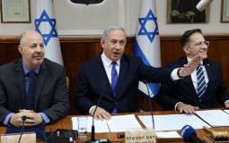 نتنياهو بالوسط