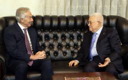 الرئيس عباس خلال اجتماعه مع توني بلير يقول إن حماس لن تحكم قطاع غزة في اليوم التالي