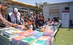 القدس.. بدء عملية توزيع الحقيبة المدرسية من إحدى قرى المحافظة 