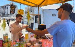 "بائع الذرة في غزة.. رزق من نار الحرب"