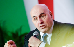 وزير الدفاع الإيطالي غويدو كروسيتو