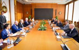 لقاء وزير الخارجية المصري مع أعضاء مجلس الشيوخ الأمريكي