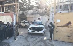 مركبات الصليب الأحمر خلال تسلم الأسرى من حركة حماس