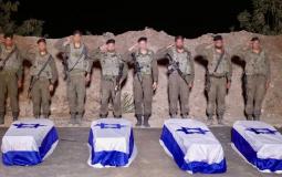 كتائب القسام تسلم جثث 4 أسرى للصليب الأحمر في مدينة غزة