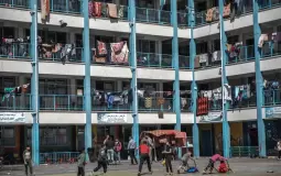 إيواء نازحين في مدارس الأونروا بغزة