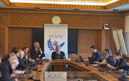 محمد اشتية خلال مؤتمر صحفي