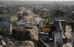 من عمليات البحث عن جثة ران غفيلي في حي الزيتون جنوب شرقي مدينة غزة في 8 ديسمبر 2025