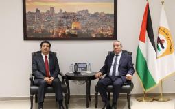 حسين الشيخ مع السفير التونسي لدى فلسطين