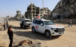 مركبات الصليب الأحمر شرق مدينة غزة ضمن عمليات البحث