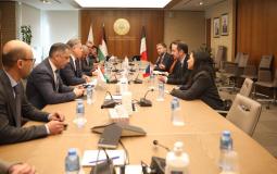 اجتماع محافظ سلطة النقد مع القنصل العام الفرنسي