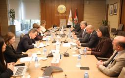 سلطة النقد تبحث مع البنك الأوروبي سبل دعم القطاع المصرفي