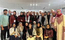 مبادرة "لوحة وطن" تمكّن فتيات غزة من التعبير عن الهوية بالفن