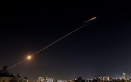 الحرس الثوري الإيراني يعلن إطلاق صواريخ ومسيرات باتجاه إسرائيل