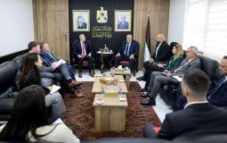 لقاء وزير الداخلية مع رئيس مكتب الممثلية الكندية