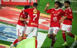 الأهلي يهزم سموحة 2-1 بهدف قاتل ويواصل مطاردة الزمالك