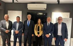 لجنة إدارة غزة خلال لقائها بالسفير اليوناني