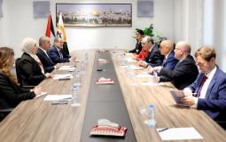 حسين الشيخ يبحث مع وفد ألماني التصعيد الإسرائيلي