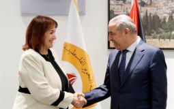 حسين الشيخ يستقبل مفوضة الاتحاد الأوروبي