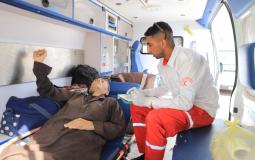 الهلال الأحمر يشارك في إجلاء مرضى ومرافقين للعلاج خارج غزة عبر معبر رفح