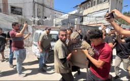 نقل مصابين جراء الاستهداف الأخير في غزة