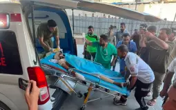 مصابون في قصف إسرائيلي على خان يونس جنوبي قطاع غزة - أرشيفية