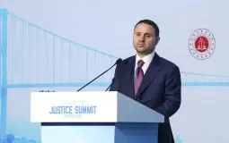وزير العدل التركي آقين غورلك