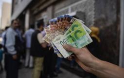 رواتب موظفي السلطة الفلسطينية في غزة -ارشيف-