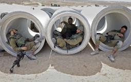جنود الجيش الاسرائيلي يتدربون على اقتحام غزة